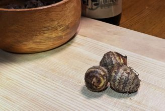 里芋とお酢