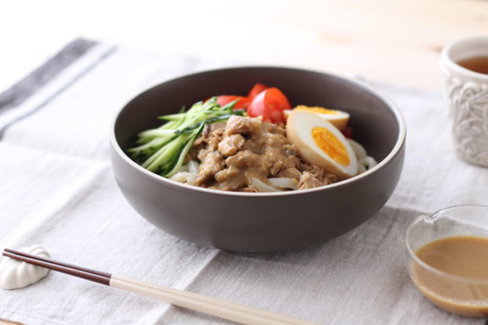 ニンジャソースでつくる鯖そぼろのまぜうどん