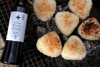 ニンジャソースで焼きおにぎり